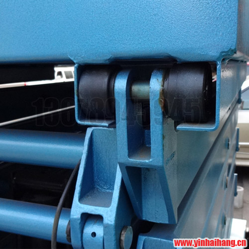 剪叉式升降平臺 液壓細(xì)節(jié)圖