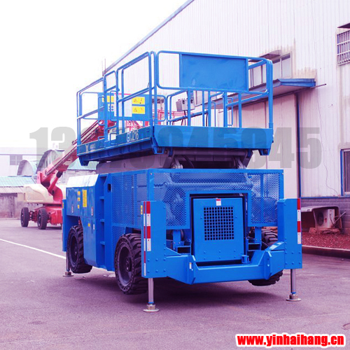 越野型高空作業(yè)升降平臺(tái)