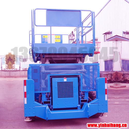 柴油越野型剪叉式高空作業(yè)平臺(tái)