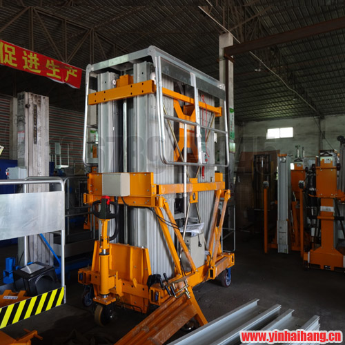 四桅柱式鋁合金升降機圖片